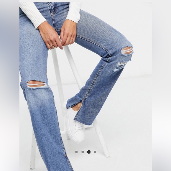 Pull&Bear 90s straight leg jean w/ rips and split hem in blue - Picture 4 of 14